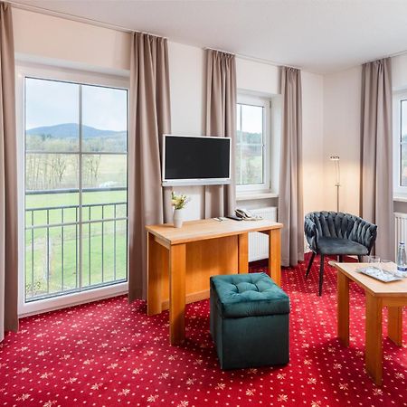 Landhotel-Gasthof Gruener Baum Hersbruck Esterno foto