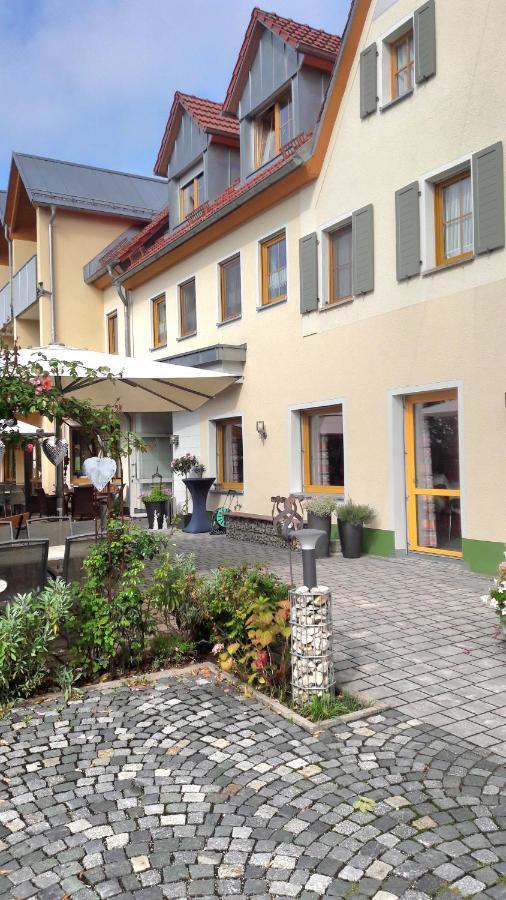 Landhotel-Gasthof Gruener Baum Hersbruck Esterno foto