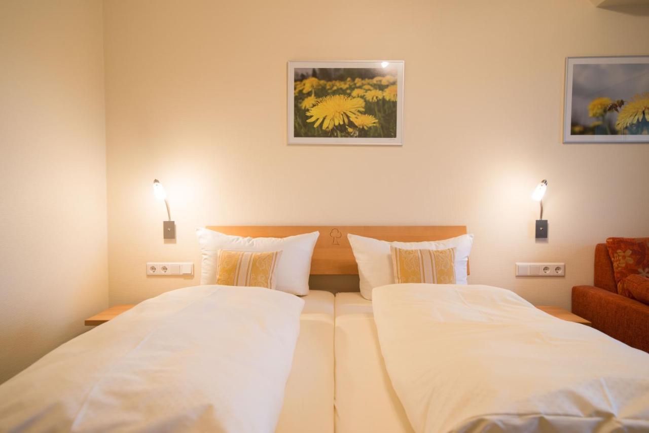 Landhotel-Gasthof Gruener Baum Hersbruck Esterno foto