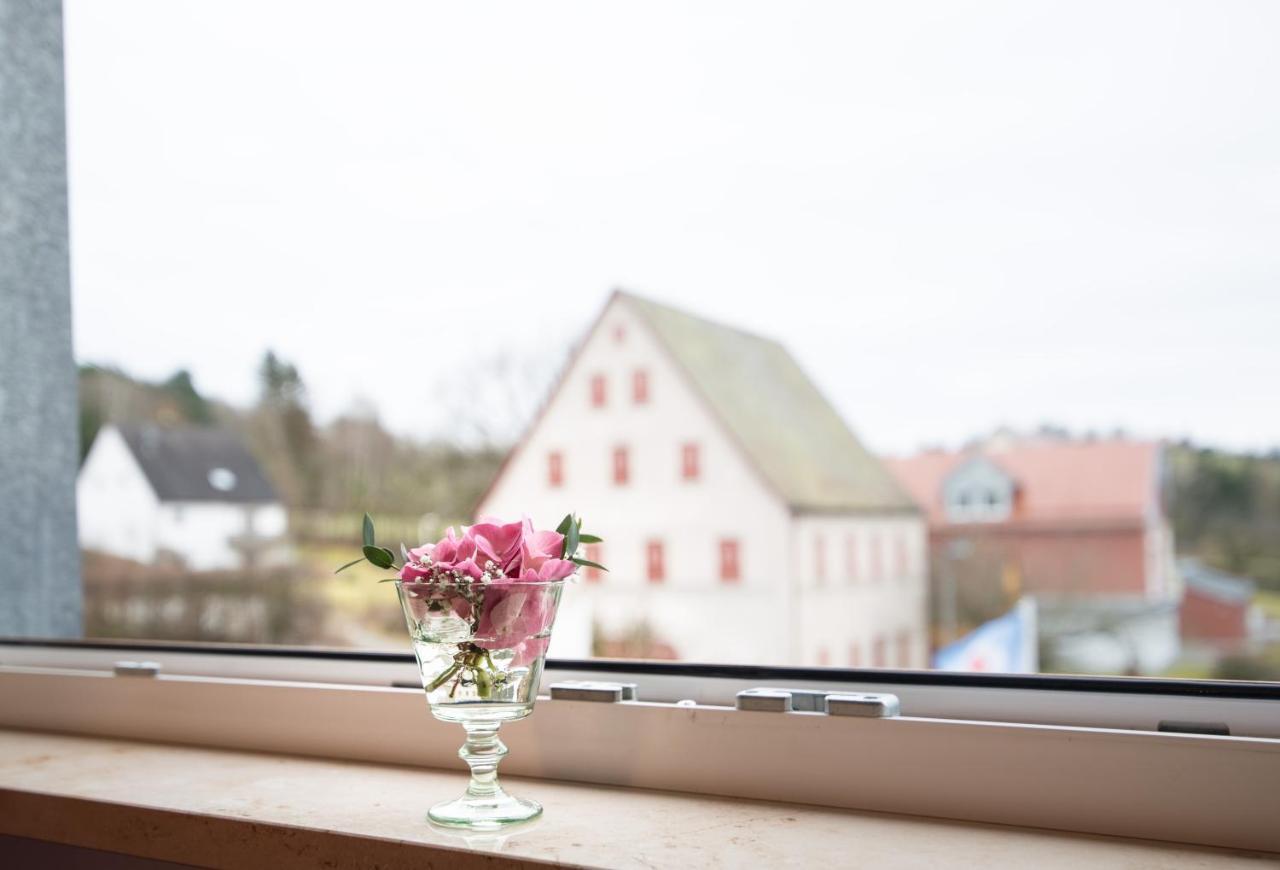 Landhotel-Gasthof Gruener Baum Hersbruck Esterno foto