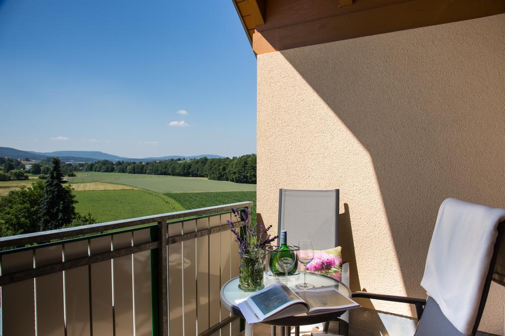 Landhotel-Gasthof Gruener Baum Hersbruck Esterno foto