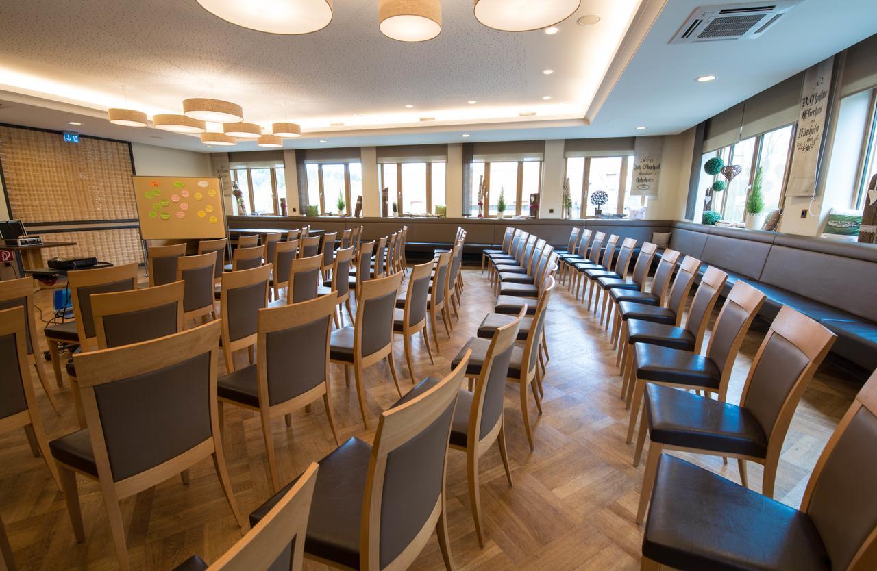 Landhotel-Gasthof Gruener Baum Hersbruck Esterno foto